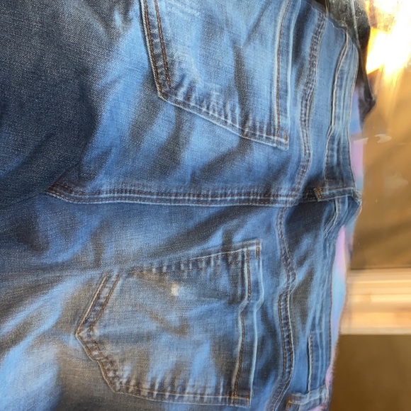 Ripped - Picture 4 of 5